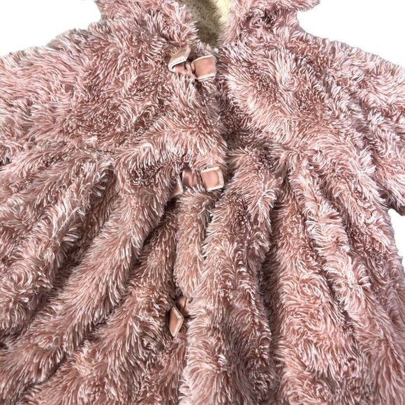 American Widgeon Infant's Fluffy Faux Fur Hooded Coat Size 12M - Picture 4 of 13